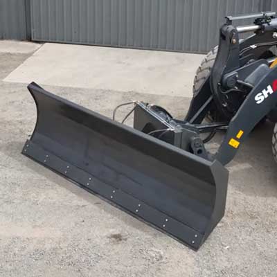Attachement-articulated-push-blade